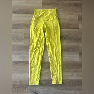 Offline by Aerie Real Me 7/8 Legging – High Waisted – Yellow – NWOT – Size S